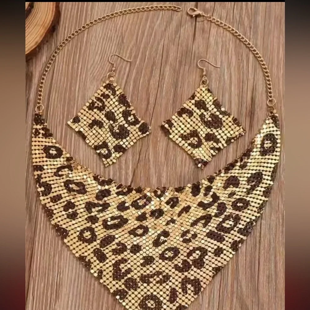 Necklace and dangle earrings Leopard Set NEW! - Picture 5 of 10